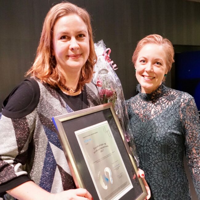 Forskningspris2017 Anne Cahtrin Østebø Og Marianne Chesak